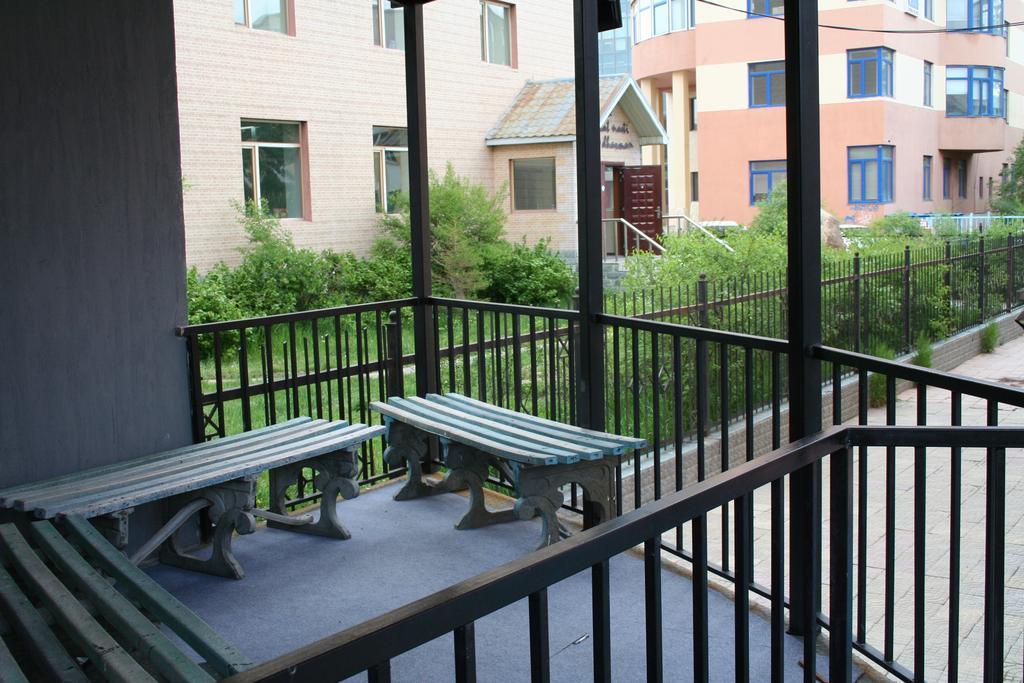 Golden Gobi Hostel & Tours Ulan Bator Exterior foto